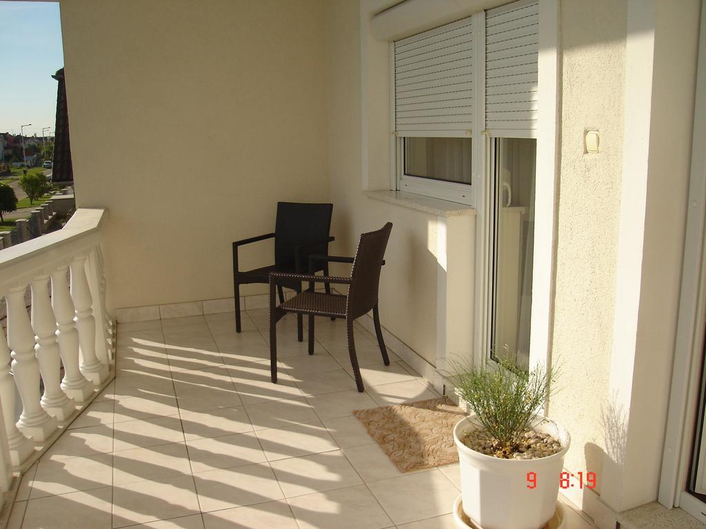 Csabai Vendeghaz Hotell Bük Rum bild